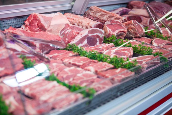 Vlaanderen krijgt binnenkort een dierenwelzijnslabel, waarmee de consument kan zien hoe zijn lapje vlees gekweekt werd.