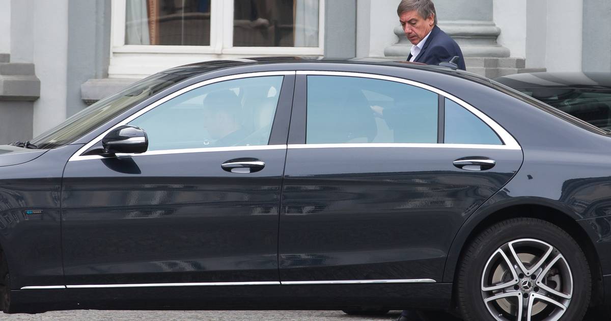 Les voitures officielles des ministres flamands sont-elles trop chères ?  “Déménager un bureau qui fait 100 000 kilomètres par an, ce n’est pas possible avec 2 CV” |  Intérieur