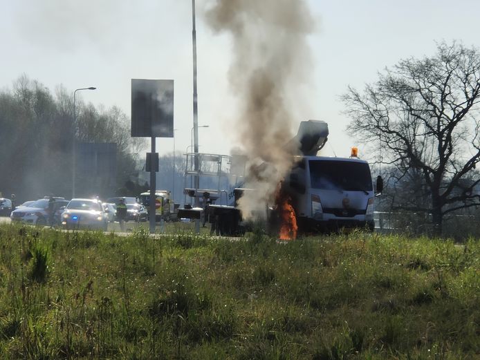 Fikse brand door autohoogwerker in Ede