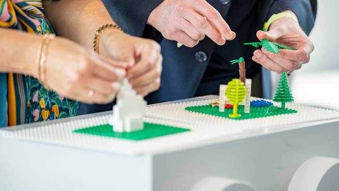 Jonathan knutselde een slimme Lego-stad en mocht toen bij de speelgoedmaker werken