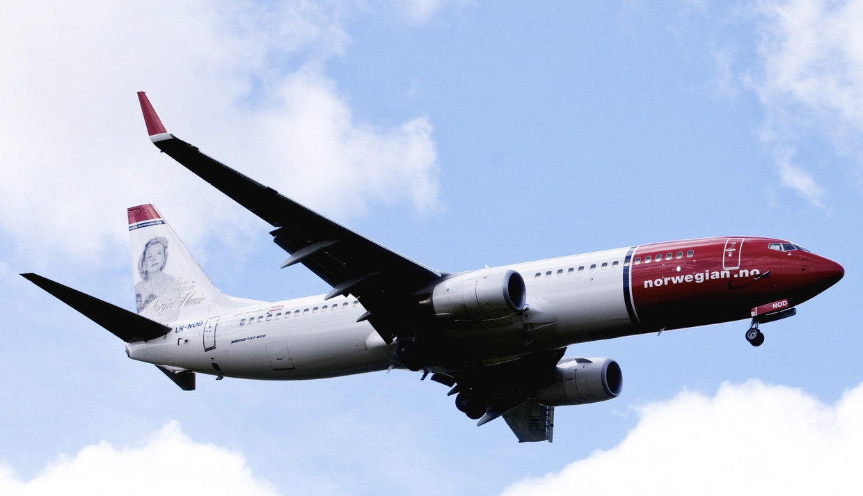 Een Boeing 737-800 vliegt boven Noorwegen. Beeld reuters