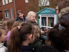 ‘Nu hoef ik niet meer een boek in een paar weken al uit te hebben!’ Vogelwaarde heeft een kinderboekenzwerfstation 