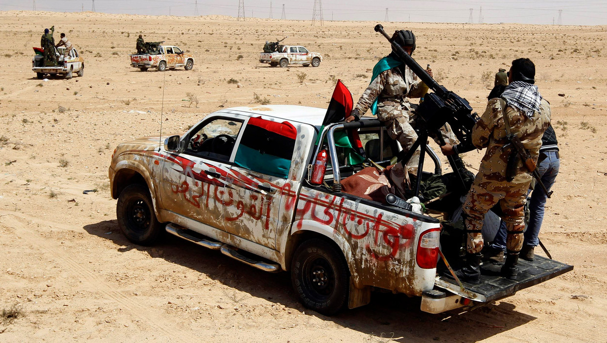 Фото авто террористов. Тойота Хайлюкс ИГИЛ. Toyota Hilux террористов. Toyota Hilux Сомали. Toyota Hilux Сирия.