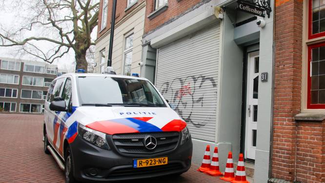 Dordtse coffeeshop beschoten na brandstichting, medewerkers aangeslagen