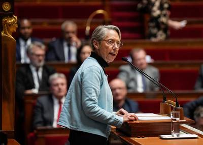 Franse regering overleeft nipt eerste motie van wantrouwen om pensioenplan