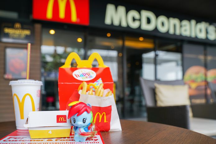 lassen Ruim IJver Kids kunnen kiezen: boekje of speeltje bij McDonald's Happy Meal | Koken &  Eten | AD.nl