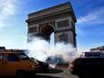 Frans ‘vrijheidskonvooi’ op Champs-Élysées: blokkades, boetes en traangas