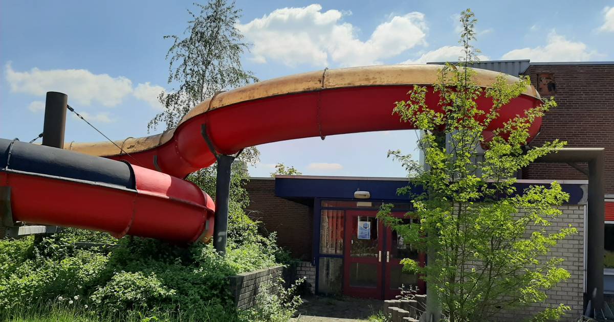 glijbaan van het oude zwembad in je achtertuin deze staat te koop voor een zacht prijsje utrecht ad nl
