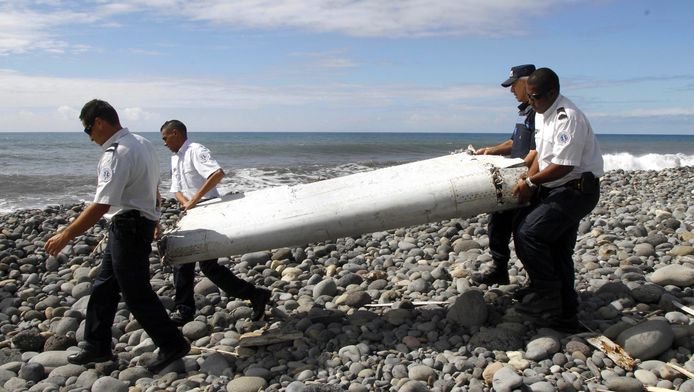 Het vleugelstuk van vlucht MH370 dat in juli vorig werd gevonden op het Franse eiland Réunion.