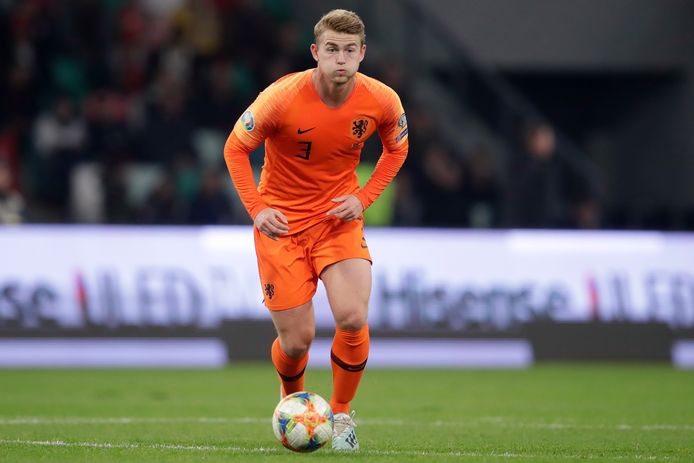 Vormdip De Ligt? &#39;Matthijs moet zich niet gek laten maken&#39; | Nederlands  voetbal | AD.nl