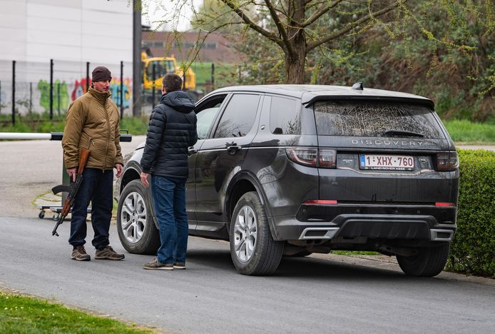 De training leert de medewerkers omgaan met medische noodgevallen en vijandige confrontaties.