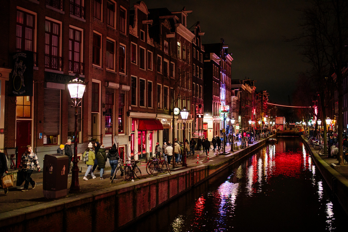 Op de Wallen zijn er weinig over corona Foto AD.nl