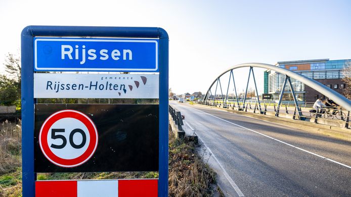 De gemeente Rijssen-Holten heeft aangeboden het eerste gastheerschap van de Twenteraad op zich te willen nemen.