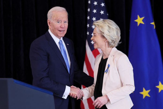 De Amerikaanse president Joe Biden en de voorzitter van de Europese Commissie Ursula von der Leyen.