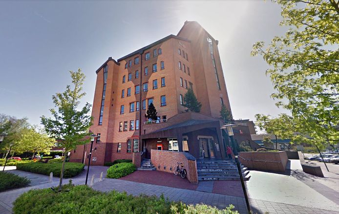 Er zijn plannen om het oude ING-pand in Capelle te slopen en op deze locatie een woontoren te bouwen.