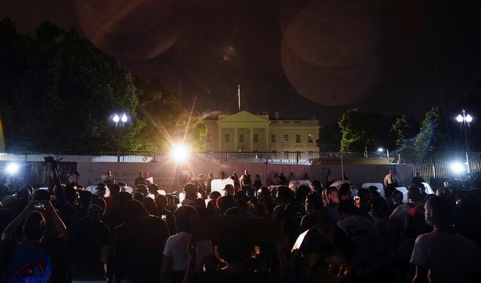 Devant la Maison Blanche à Washington.