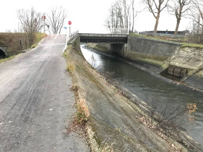 Fietsersbond eist kordate acties om jaagpad langs Zenne waar I.K. (25) in water belandde veiliger te maken: “Gevallen fietsers moesten er op handen en voeten omhoog kruipen”