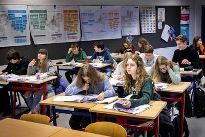 Zit jij thuis in quarantaine in plaats van op school? Dan zijn wij benieuwd!