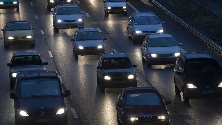 Auto's in de file bij Rotterdam Beeld anp
