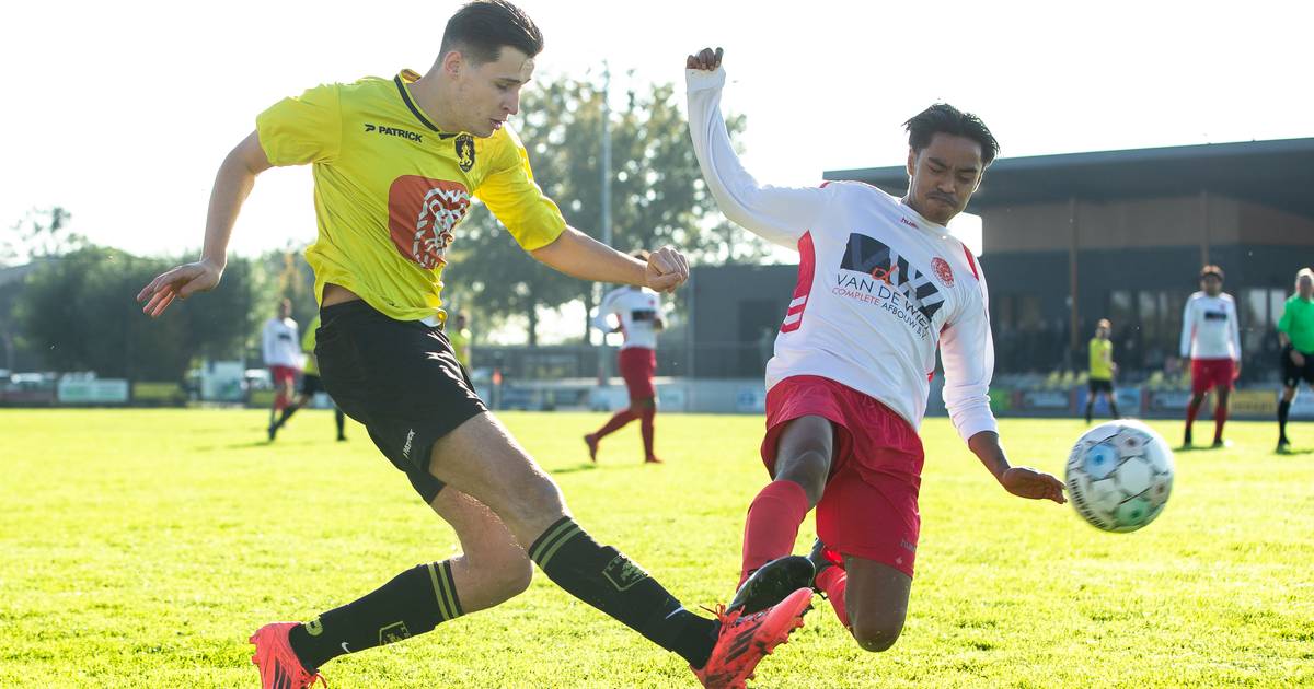 Zwaluw legt oud-trainer én zijn zoon over de knie, Nieuwkuijk-spits kan niet stoppen met scoren