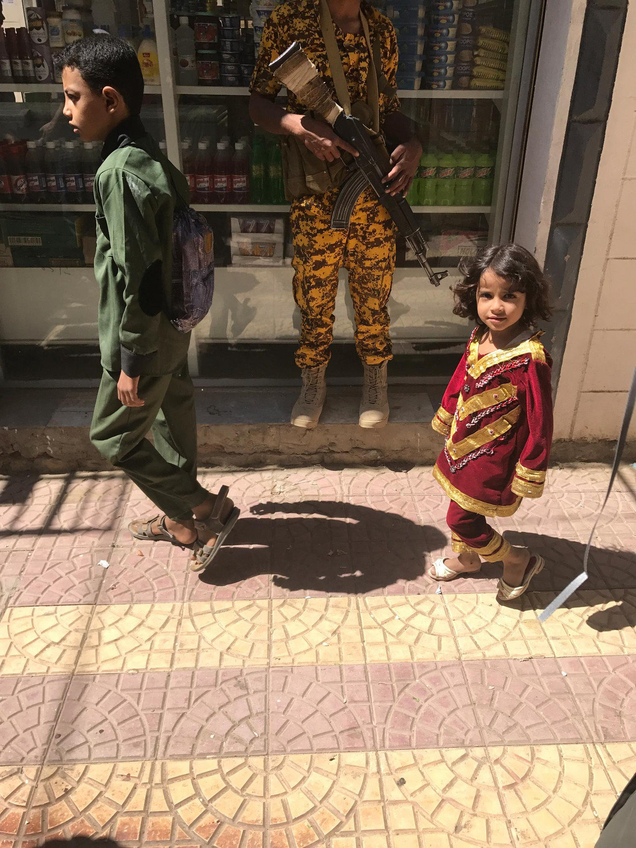 Kinderen op straat Beeld Ana van Es