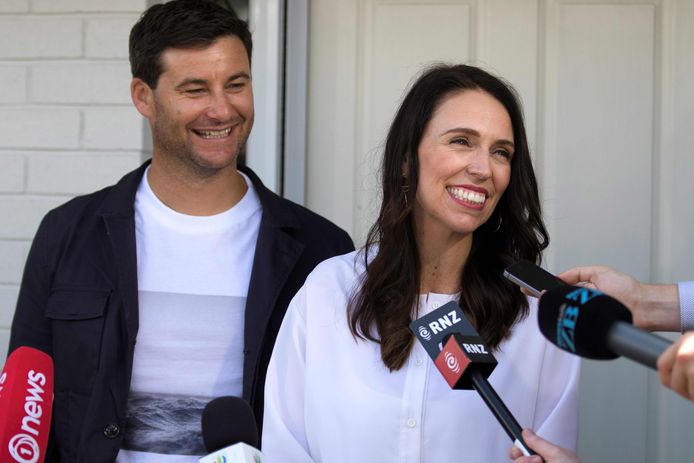 Jacinda Ardern en haar partner Clarke Gayford