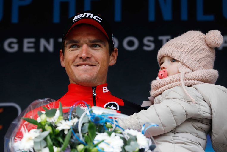 Greg Van Avermaet met dochtertje Fleur. Beeld ANP