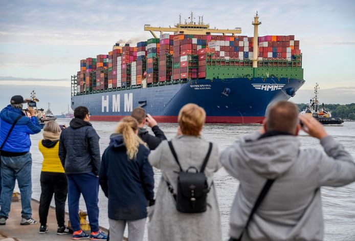 Le plus grand porte-conteneurs du monde, le HMM Algeciras