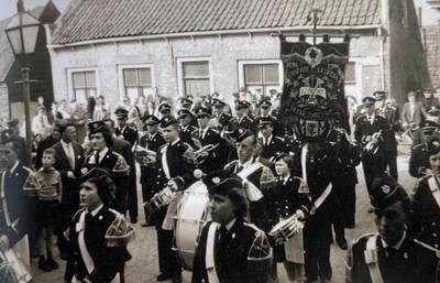 Koninklijke eer voor 100-jarige Fanfare Concordia uit Hooge Zwaluwe