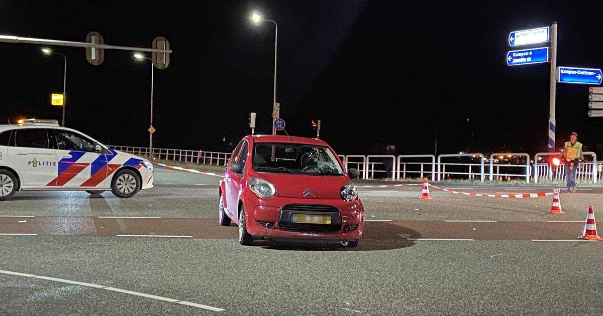 Fietser raakt gewond bij aanrijding in Kampen.
