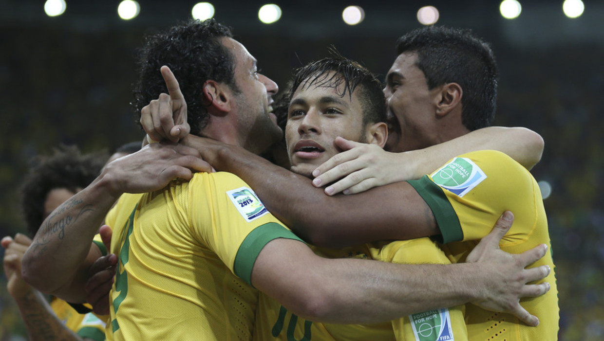 Fred, Neymar en Paulinho na de 3-0. Beeld ap