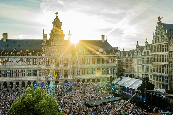 De Grote Markt in Antwerpen tijdens ‘Vlaanderen feest’.
