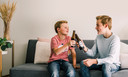 Campagnebeeld ‘Zien drinken doet drinken’ van de Alliantie Alcoholbeleid Nederland.