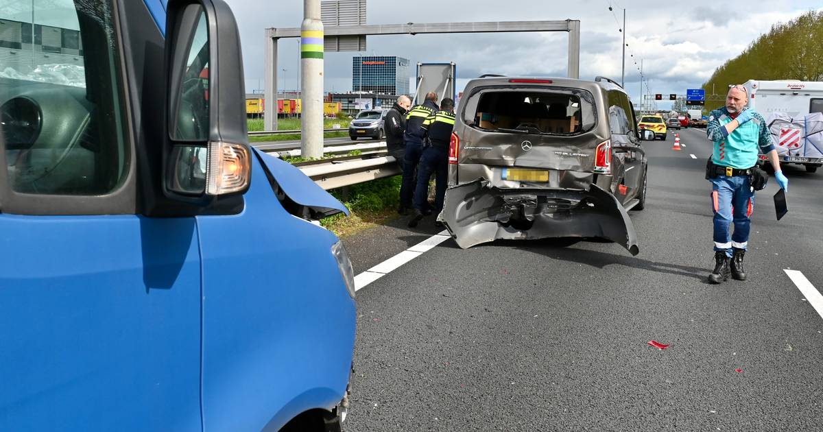 Forse file door ongeval op de A12: vertraging loopt op tot ruim een uur.