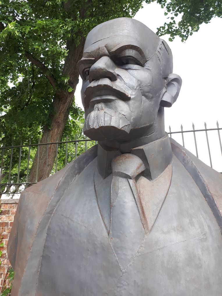 Het standbeeld van Lenin in Kozlowka, Polen Beeld Ekke Overbeek