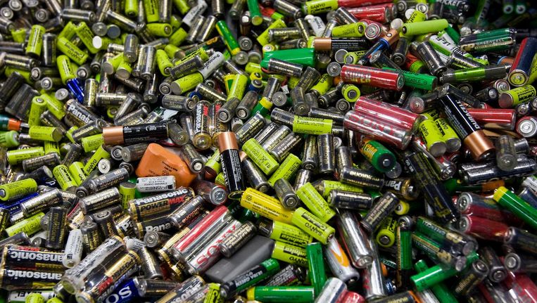 Lege batterijen behoren tot klein chemisch afval Beeld anp