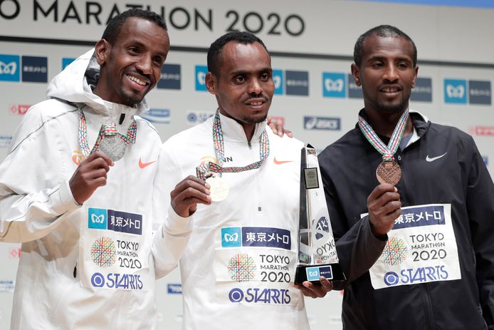 Bashir Abdi, Birhanu Legese en Sisay Lemma op het podium.