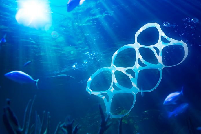 Jaarlijks belandt naar schatting acht miljoen ton plastic in onze oceanen.