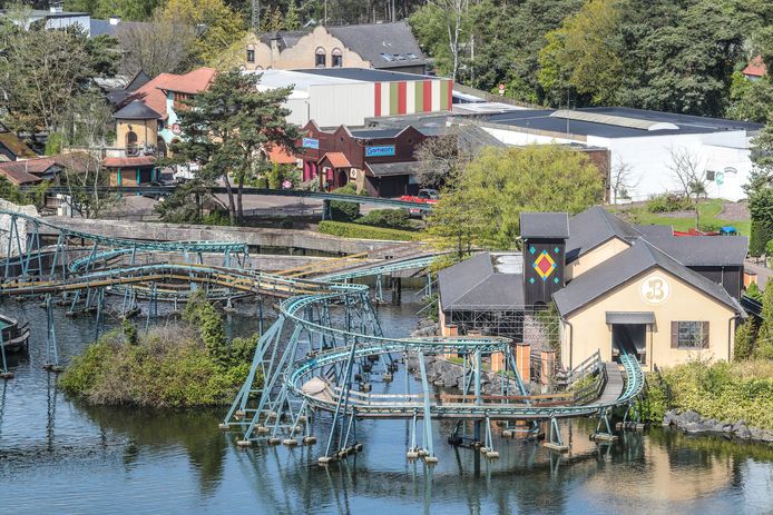 Bij Bobbejaanland in Lichtaart wordt alles in gereedheid gebracht voor een coronaveilige opening van het pretpark