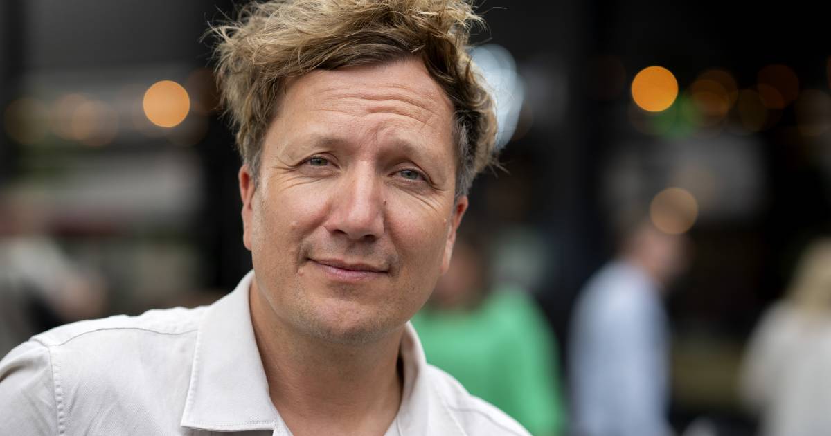 ‘Klaas van Kruistum vestigt wereldrecord met snelste gemotoriseerde houten klomp’