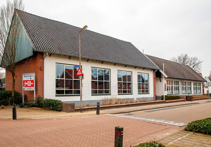 Een dorpshuis in combinatie met een nieuwe Mariaschool en sportzaal is momenteel het enige haalbare scenario. Die oplossing kan ook rekenen op een breed draagvlak in het dorp.