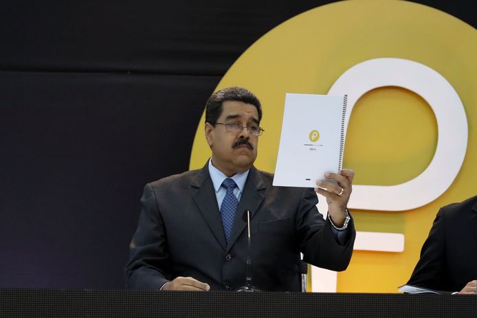 De Venezolaanse president Nicolas Maduro tijdens de aankondiging.