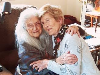 Ierse vrouw (82) ontmoet na 60 jaar zoeken eindelijk haar 103-jarige moeder