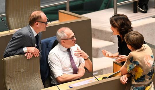 ▶ Oppositie fileert Septemberverklaring: ‘Uw zwarte nul is een dikke nul’