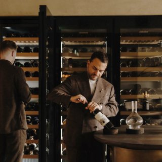 Sommelier of the year works at restaurant Flore: ‘It doesn’t matter what I like’