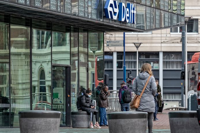 huiswerk maken album kaart Ouderen krijgen gratis ov-les om vaker bus of trein te pakken | Delft |  AD.nl