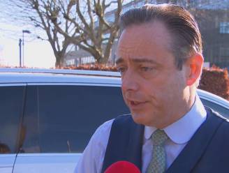 De Wever haalt hard uit naar andere partijen na heisa rond humanitaire visa: “Het is duidelijk, N-VA moet eraan”