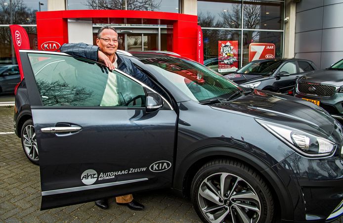 Barry Batten heeft een nieuwe Kia Niro Hybride gekocht. Het zuinige autotype is weer populair.