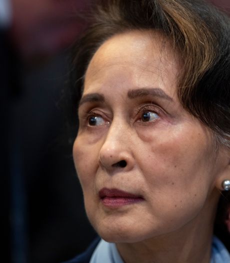 Zes jaar cel wegens corruptie voor afgezette premier van Myanmar