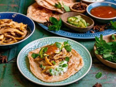 Wat Eten We Vandaag: Paratha met pulled oesterzwam en riata